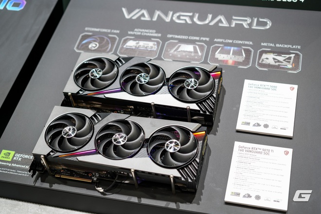 Dạo qua gian hàng MSI tại Computex 2025: GPU mạ Titan, tản nhiệt CPU mà có màn hình... to như smartphone- Ảnh 23. Dạo qua gian hàng MSI tại Computex 2025: GPU mạ Titan, tản nhiệt CPU mà có màn hình... to như smartphone- Ảnh 23.