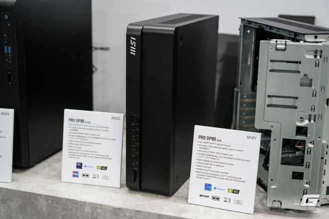 Dạo qua gian hàng MSI tại Computex 2025: GPU mạ Titan, tản nhiệt CPU mà có màn hình... to như smartphone- Ảnh 4. Dạo qua gian hàng MSI tại Computex 2025: GPU mạ Titan, tản nhiệt CPU mà có màn hình... to như smartphone- Ảnh 4.