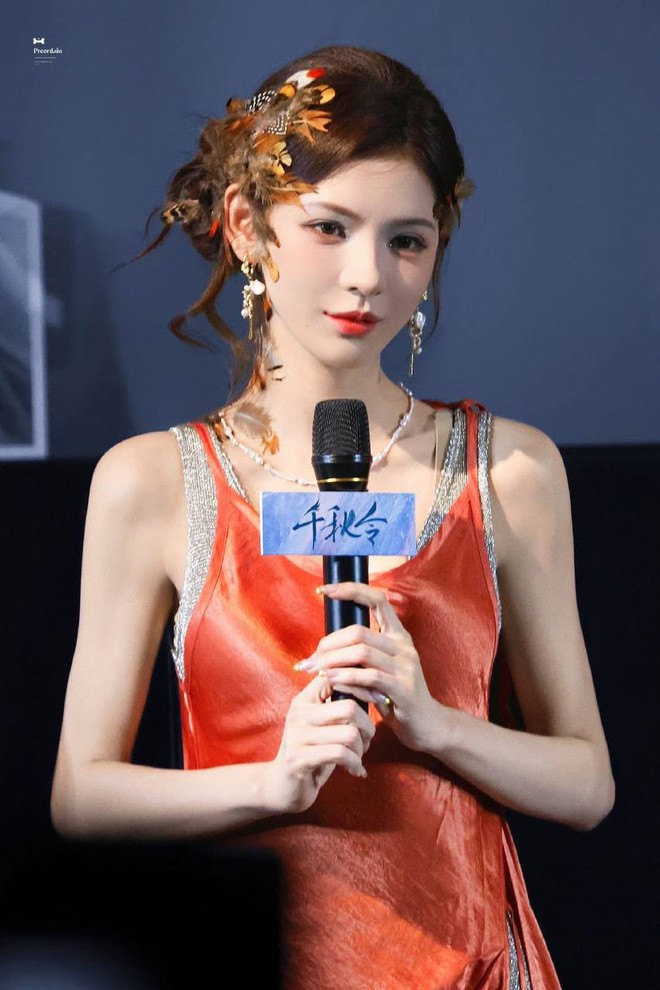 Mỹ nhân được ví như "búp bê sống", từng ngồi ăn cũng gây sốt nay ép cân gầy đáng báo động- Ảnh 5.