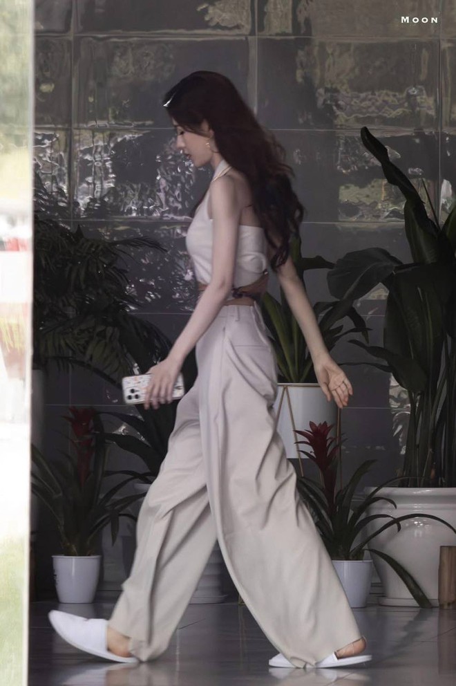 Mỹ nhân được ví như "búp bê sống", từng ngồi ăn cũng gây sốt nay ép cân gầy đáng báo động- Ảnh 9.