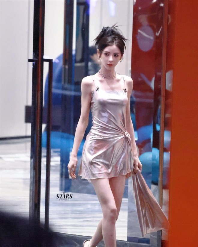 Mỹ nhân được ví như "búp bê sống", từng ngồi ăn cũng gây sốt nay ép cân gầy đáng báo động- Ảnh 13.