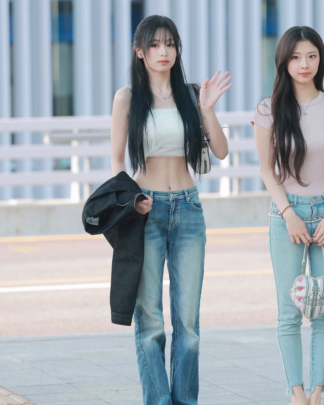 "Tiểu Jennie" bị soi đang cố hóp bụng dù vòng eo đã nhỏ lắm rồi- Ảnh 5. "Tiểu Jennie" bị soi đang cố hóp bụng dù vòng eo đã nhỏ lắm rồi- Ảnh 5.
