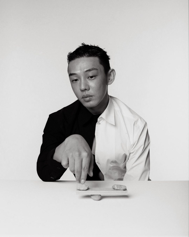 Tới Song Luân nằm chụp cũng dính drama: Concept y chang ảnh đế Yoo Ah In, khác nhau mỗi cái đồng hồ- Ảnh 12. Tới Song Luân nằm chụp cũng dính drama: Concept y chang ảnh đế Yoo Ah In, khác nhau mỗi cái đồng hồ- Ảnh 12.