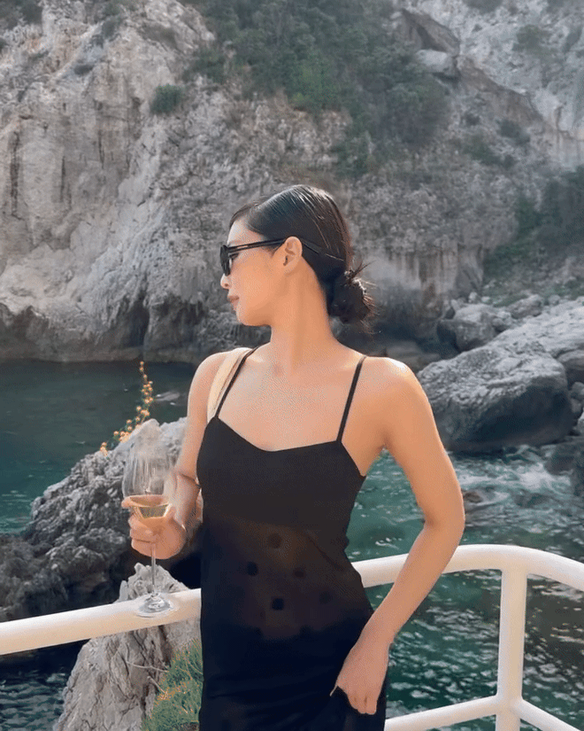 Cô gái có chiều cao khiêm tốn lại là IT Girl toàn cầu, chứng minh: Chỉ cần mặc đẹp, dẫu không cao thì người khác vẫn ngước nhìn!- Ảnh 6. Cô gái có chiều cao khiêm tốn lại là IT Girl toàn cầu, chứng minh: Chỉ cần mặc đẹp, dẫu không cao thì người khác vẫn ngước nhìn!- Ảnh 6.
