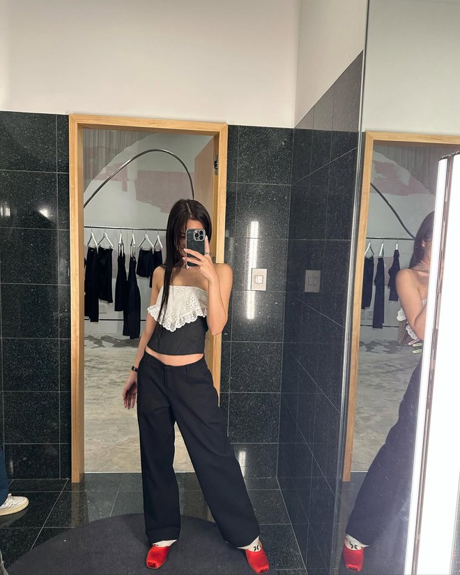 Cô gái có chiều cao khiêm tốn lại là IT Girl toàn cầu, chứng minh: Chỉ cần mặc đẹp, dẫu không cao thì người khác vẫn ngước nhìn!- Ảnh 17. Cô gái có chiều cao khiêm tốn lại là IT Girl toàn cầu, chứng minh: Chỉ cần mặc đẹp, dẫu không cao thì người khác vẫn ngước nhìn!- Ảnh 17.