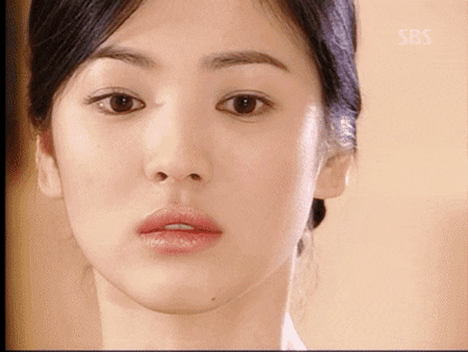 Không phải "Trái tim mùa thu" hay "Ngôi nhà hạnh phúc", Song Hye Kyo ở phim này mới là đẹp nhất, có mối tình trắc trở từ màn ảnh ra ngoài đời- Ảnh 6. Không phải "Trái tim mùa thu" hay "Ngôi nhà hạnh phúc", Song Hye Kyo ở phim này mới là đẹp nhất, có mối tình trắc trở từ màn ảnh ra ngoài đời- Ảnh 6.