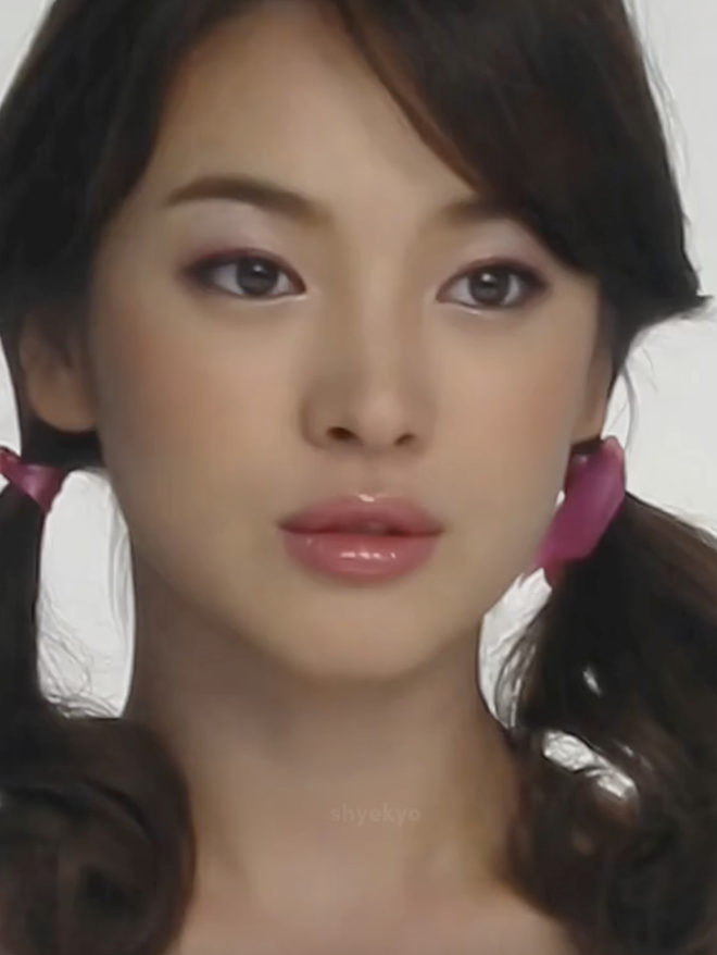 Song Hye Kyo một thời là "sách mẫu" Y2K, loạt khoảnh khắc huyền thoại sau hơn 20 năm vẫn hot- Ảnh 2. hi88 hi880 một thời là "sách mẫu" Y2K, loạt khoảnh khắc huyền thoại sau hơn 20 năm vẫn hot- Ảnh 2.