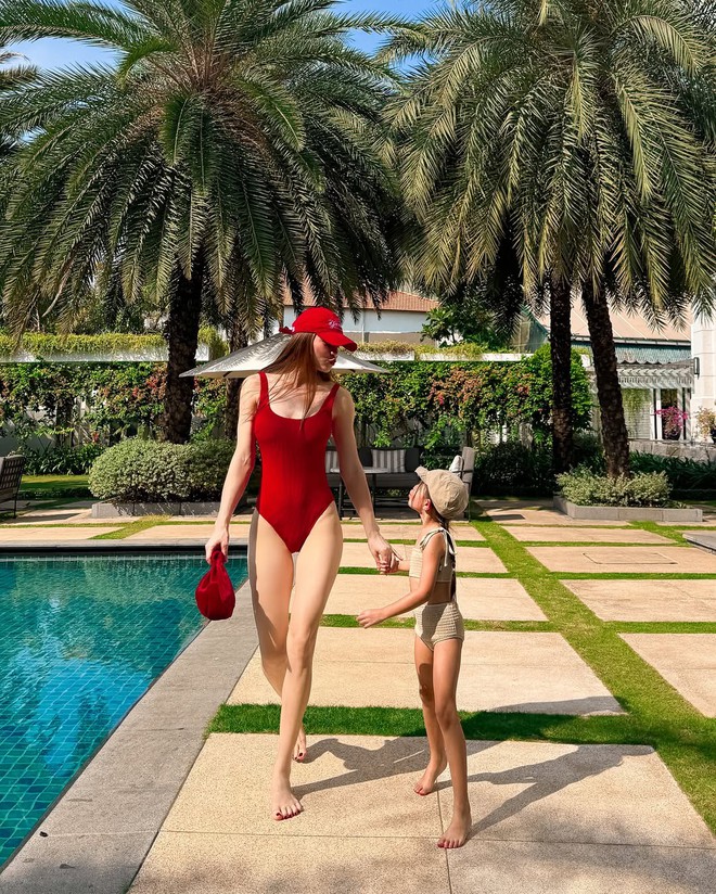 Nửa thập kỉ trôi qua, Hồ Ngọc Hà diện bikini vẫn cứ "đỉnh nóc, kịch trần"!- Ảnh 4. Nửa thập kỉ trôi qua, Hồ Ngọc Hà diện bikini vẫn cứ "đỉnh nóc, kịch trần"!- Ảnh 4.