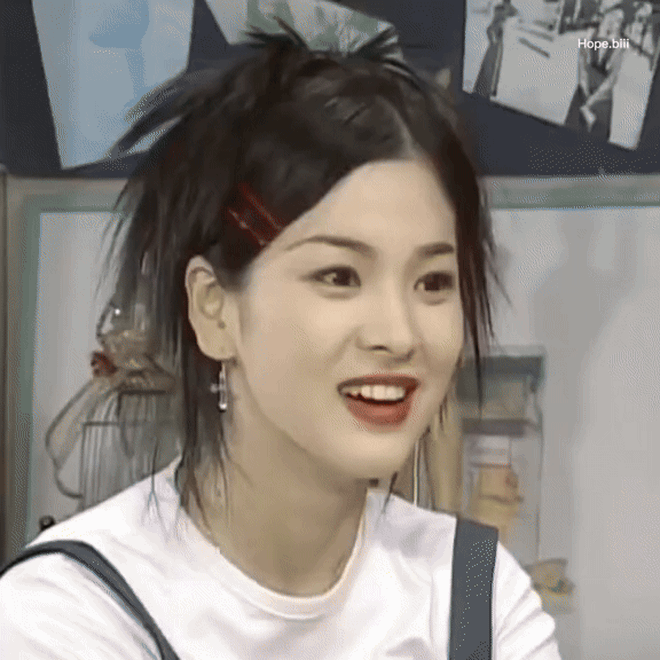 Song Hye Kyo một thời là "sách mẫu" Y2K, loạt khoảnh khắc huyền thoại sau hơn 20 năm vẫn hot- Ảnh 11. hi88 hi880 một thời là "sách mẫu" Y2K, loạt khoảnh khắc huyền thoại sau hơn 20 năm vẫn hot- Ảnh 11.