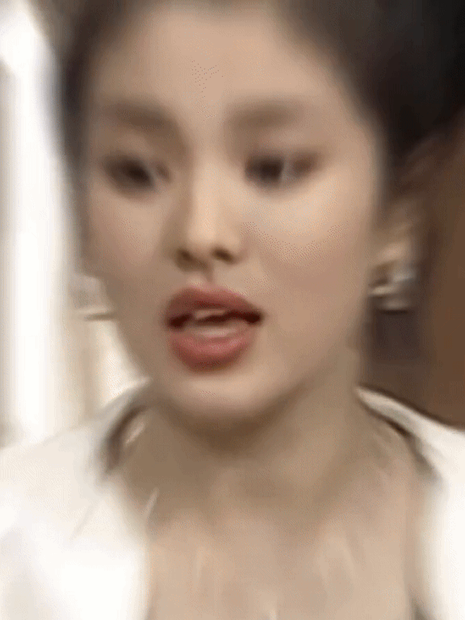 Song Hye Kyo một thời là "sách mẫu" Y2K, loạt khoảnh khắc huyền thoại sau hơn 20 năm vẫn hot- Ảnh 9. hi88 hi880 một thời là "sách mẫu" Y2K, loạt khoảnh khắc huyền thoại sau hơn 20 năm vẫn hot- Ảnh 9.