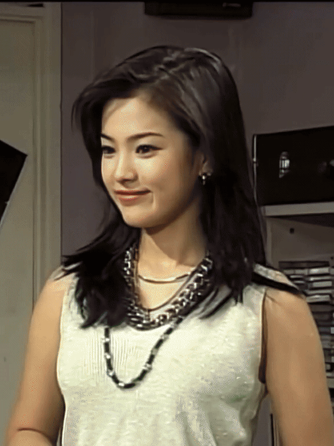 Song Hye Kyo một thời là "sách mẫu" Y2K, loạt khoảnh khắc huyền thoại sau hơn 20 năm vẫn hot- Ảnh 10. hi88 hi880 một thời là "sách mẫu" Y2K, loạt khoảnh khắc huyền thoại sau hơn 20 năm vẫn hot- Ảnh 10.
