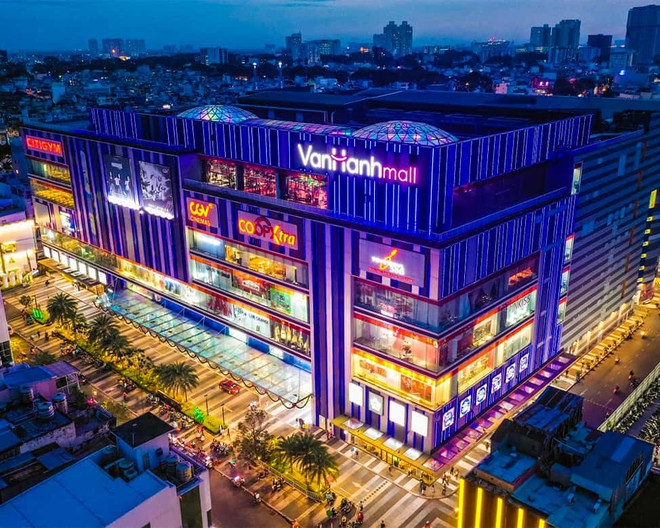 Bên trong Vạn Hạnh Mall 20 năm tới - thời "AI, robot trỗi dậy": Bất ngờ với hệ thống lưới bảo vệ- Ảnh 1. Bên trong Vạn Hạnh Mall 20 năm tới - thời "AI, robot trỗi dậy": Bất ngờ với hệ thống lưới bảo vệ- Ảnh 1.