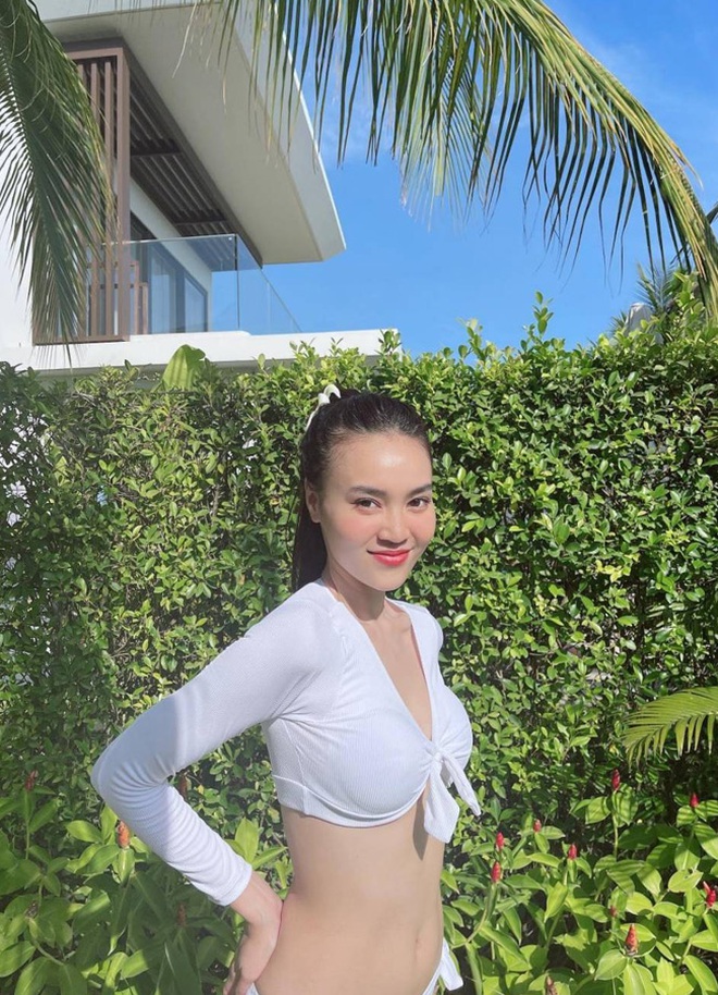 Lan Ngọc mặc bikini hở bạo khoe 3 vòng "nóng bỏng mắt", dân mạng chỉ lo cho... cột sống người đẹp!- Ảnh 5. Lan Ngọc mặc bikini hở bạo khoe 3 vòng "nóng bỏng mắt", dân mạng chỉ lo cho... cột sống người đẹp!- Ảnh 5.