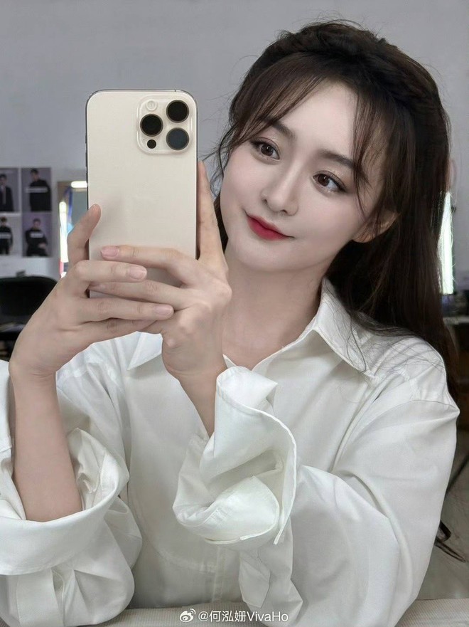 Mỹ nhân phim Khom Lưng U40 trẻ đẹp át cả Tống Tổ Nhi, khuôn mặt "cỡ bàn tay" là lợi thế- Ảnh 8. Mỹ nhân phim Khom Lưng U40 trẻ đẹp át cả Tống Tổ Nhi, khuôn mặt "cỡ bàn tay" là lợi thế- Ảnh 8.