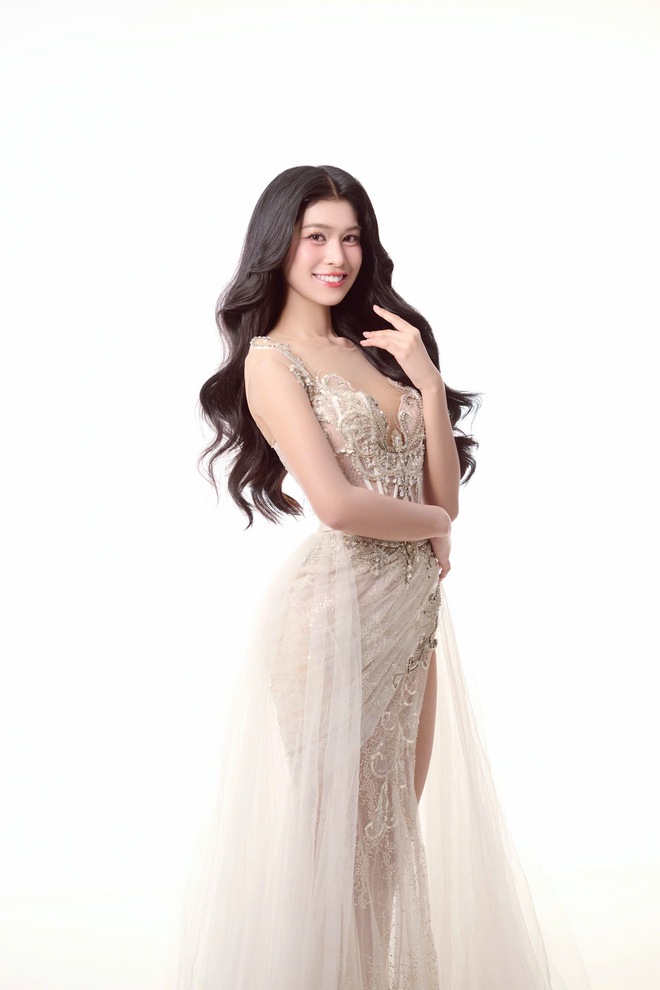 Nhan sắc ngọt ngào của Nguyễn Thanh Thảo - thí sinh thành thạo tiếng Anh, Pháp tại Hoa hậu Việt Nam 2024- Ảnh 2. Nhan sắc ngọt ngào của Nguyễn Thanh Thảo - thí sinh thành thạo tiếng Anh, Pháp tại Hoa hậu Việt Nam 2024- Ảnh 2.