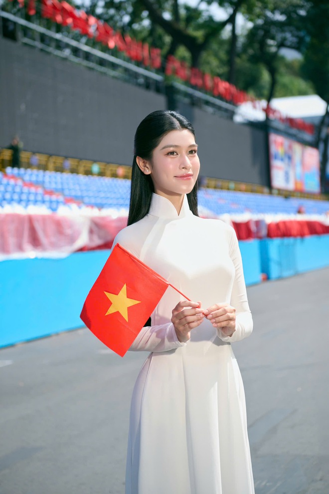 Nhan sắc ngọt ngào của Nguyễn Thanh Thảo - thí sinh thành thạo tiếng Anh, Pháp tại Hoa hậu Việt Nam 2024- Ảnh 7. Nhan sắc ngọt ngào của Nguyễn Thanh Thảo - thí sinh thành thạo tiếng Anh, Pháp tại Hoa hậu Việt Nam 2024- Ảnh 7.