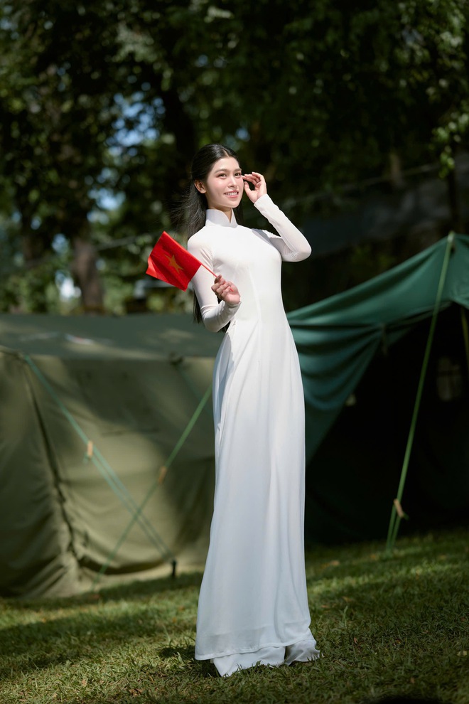 Nhan sắc ngọt ngào của Nguyễn Thanh Thảo - thí sinh thành thạo tiếng Anh, Pháp tại Hoa hậu Việt Nam 2024- Ảnh 5. Nhan sắc ngọt ngào của Nguyễn Thanh Thảo - thí sinh thành thạo tiếng Anh, Pháp tại Hoa hậu Việt Nam 2024- Ảnh 5.