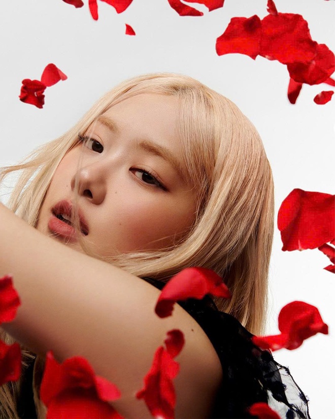Ảnh mới của Rosé đẹp mê hồn nhưng quá giống của Phạm Băng Băng 13 năm trước- Ảnh 6. Ảnh mới của Rosé đẹp mê hồn nhưng quá giống của Phạm Băng Băng 13 năm trước- Ảnh 6.