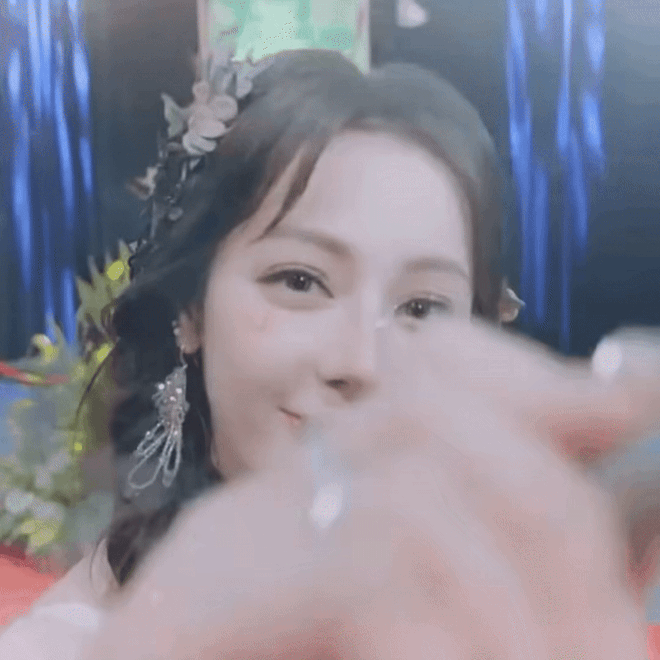 Netizen gọi tên top mỹ nam, mỹ nữ vượt ải “kính chiếu yêu” của Cbiz: Cận tới đâu cũng vẫn đẹp như phim điện ảnh- Ảnh 2. Netizen gọi tên top mỹ nam, mỹ nữ vượt ải “kính chiếu yêu” của Cbiz: Cận tới đâu cũng vẫn đẹp như phim điện ảnh- Ảnh 2.