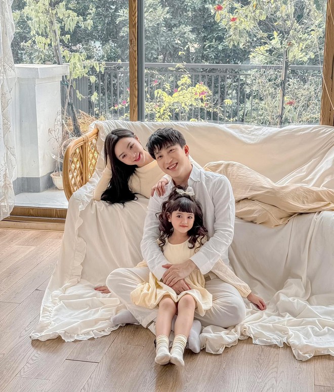 Cherry An Nhiên: “Tiểu hoa đán” làng mẫu Việt, mới 8 tuổi đã kiếm hàng chục triệu mỗi giờ- Ảnh 4. hi88 hi880 An Nhiên: “Tiểu hoa đán” làng mẫu Việt, mới 8 tuổi đã kiếm hàng chục triệu mỗi giờ- Ảnh 4.