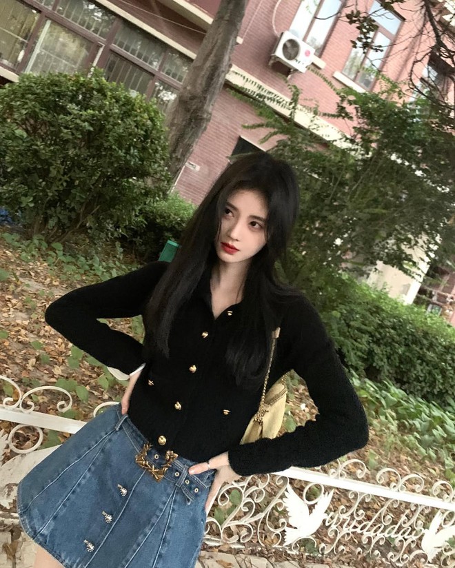 "Mỹ nữ 4000 năm có một" đã visual xuất sắc, lại thêm style sành điệu, xinh hết nước chấm- Ảnh 15. "Mỹ nữ 4000 năm có một" đã visual xuất sắc, lại thêm style sành điệu, xinh hết nước chấm- Ảnh 15.