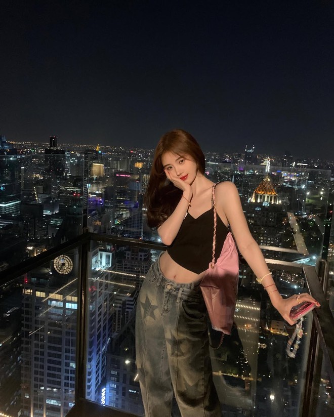 "Mỹ nữ 4000 năm có một" đã visual xuất sắc, lại thêm style sành điệu, xinh hết nước chấm- Ảnh 8. "Mỹ nữ 4000 năm có một" đã visual xuất sắc, lại thêm style sành điệu, xinh hết nước chấm- Ảnh 8.