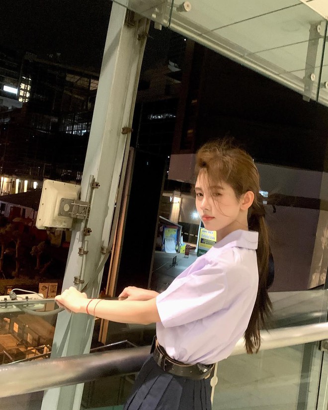 "Mỹ nữ 4000 năm có một" đã visual xuất sắc, lại thêm style sành điệu, xinh hết nước chấm- Ảnh 20. "Mỹ nữ 4000 năm có một" đã visual xuất sắc, lại thêm style sành điệu, xinh hết nước chấm- Ảnh 20.