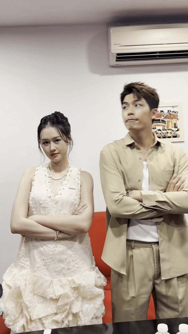 Bà xã Anh Đức ngày càng thăng hạng nhan sắc, diện đồ truyền thống lần nào cũng “đốn tim” netizen- Ảnh 8. Bà xã Anh Đức ngày càng thăng hạng nhan sắc, diện đồ truyền thống lần nào cũng “đốn tim” netizen- Ảnh 8.