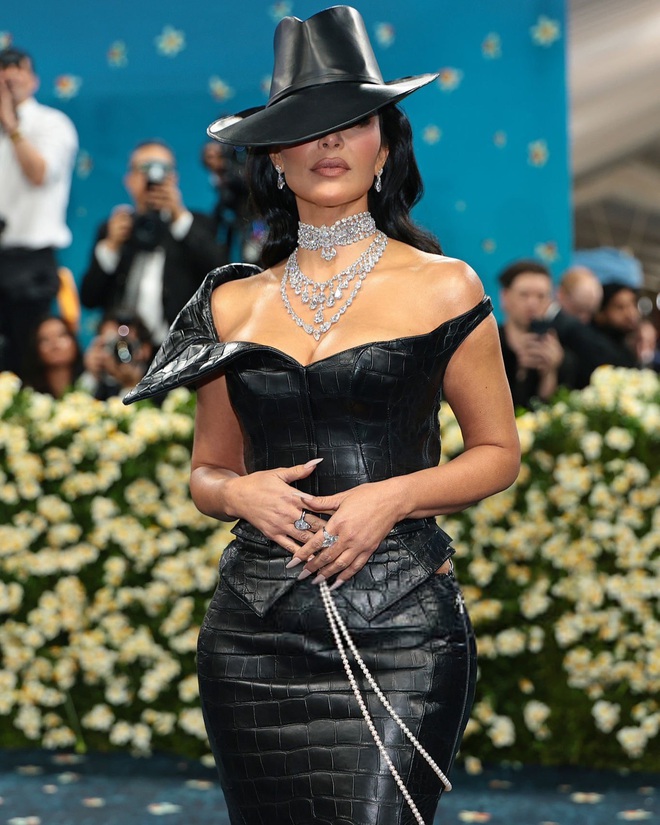 Có một Kendall Jenner dịu dàng tới mức chìm nghỉm tại Met Gala 2025- Ảnh 6. Có một Kendall Jenner dịu dàng tới mức chìm nghỉm tại Met Gala 2025- Ảnh 6.