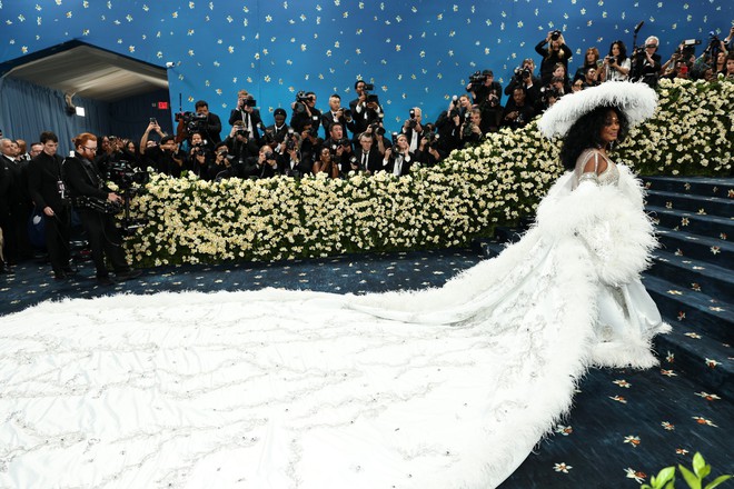 Top 10 sao mặc đẹp tại Met Gala 2025: Bộ 3 BLACKPINK mất hút khỏi danh sách của chủ nhà- Ảnh 5. Top 10 sao mặc đẹp tại Met Gala 2025: Bộ 3 BLACKPINK mất hút khỏi danh sách của chủ nhà- Ảnh 5.