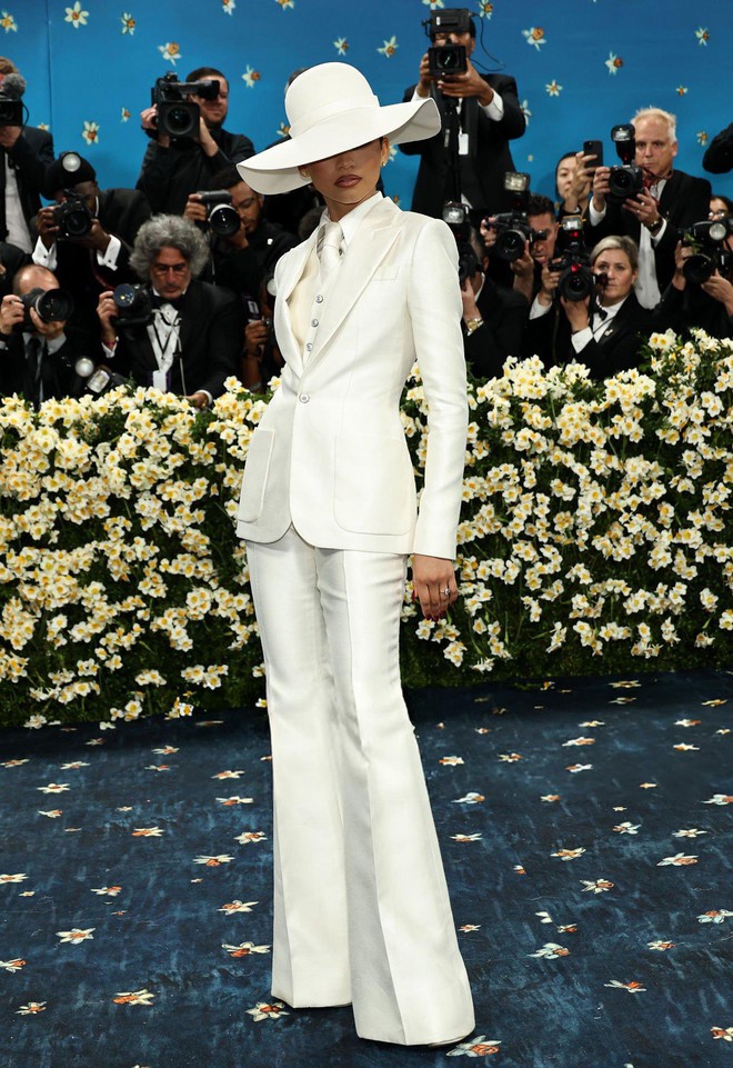 Top 10 sao mặc đẹp tại Met Gala 2025: Bộ 3 BLACKPINK mất hút khỏi danh sách của chủ nhà- Ảnh 1. Top 10 sao mặc đẹp tại Met Gala 2025: Bộ 3 BLACKPINK mất hút khỏi danh sách của chủ nhà- Ảnh 1.