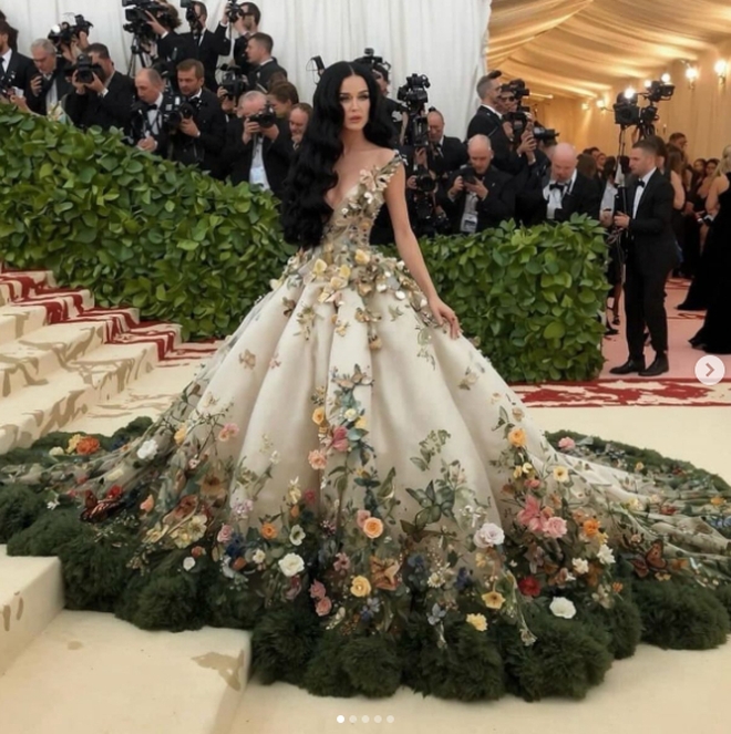 Cú lừa lớn nhất Met Gala 2025 gọi tên Katy Perry- Ảnh 7. Cú lừa lớn nhất Met Gala 2025 gọi tên Katy Perry- Ảnh 7.