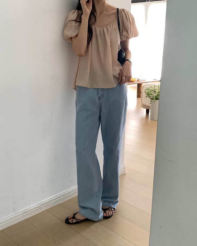 Chị em sẽ mặc đẹp hơn rất nhiều nếu phối 4 mẫu áo này với quần jeans- Ảnh 3. Chị em sẽ mặc đẹp hơn rất nhiều nếu phối 4 mẫu áo này với quần jeans- Ảnh 3.