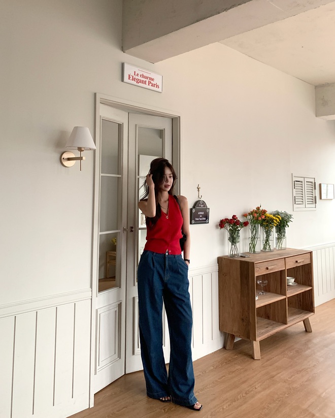 Chị em sẽ mặc đẹp hơn rất nhiều nếu phối 4 mẫu áo này với quần jeans- Ảnh 8. Chị em sẽ mặc đẹp hơn rất nhiều nếu phối 4 mẫu áo này với quần jeans- Ảnh 8.