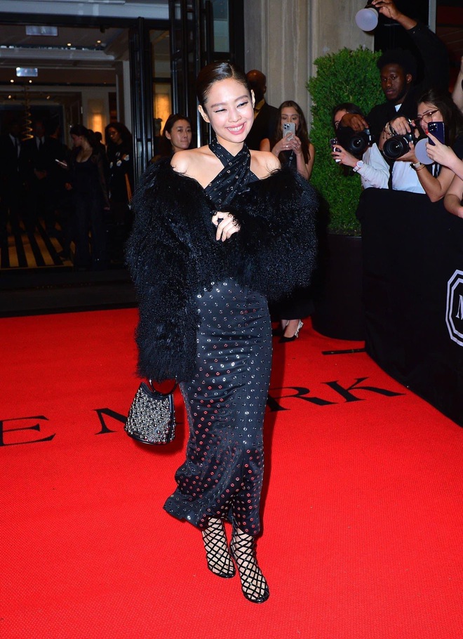 Gọi Kendall Jenner là "nữ hoàng after party", tới Jennie cũng không chiếm spotlight nổi!- Ảnh 18. Gọi Kendall Jenner là "nữ hoàng after party", tới Jennie cũng không chiếm spotlight nổi!- Ảnh 18.