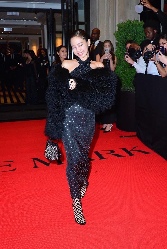 Gọi Kendall Jenner là "nữ hoàng after party", tới Jennie cũng không chiếm spotlight nổi!- Ảnh 19.