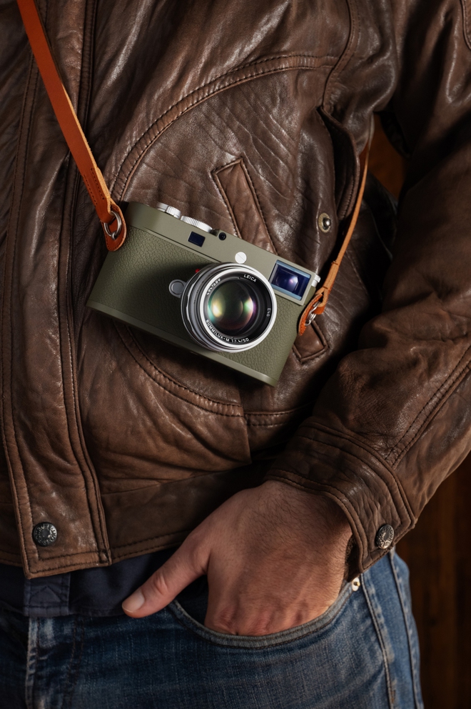 Máy ảnh cao cấp Leica M11-P có thêm phiên bản Safari phối màu xanh olive, giá 9250 Euro- Ảnh 5. Máy ảnh cao cấp Leica M11-P có thêm phiên bản Safari phối màu xanh olive, giá 9250 Euro- Ảnh 5.