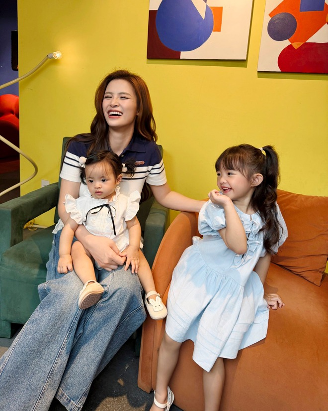 Sướng như 2 công chúa nhà Đông Nhi - Ông Cao Thắng: Được nghỉ dưỡng ở resort 5 sao, Winnie còn biết tạo dáng như siêu mẫu nhí- Ảnh 2. Sướng như 2 công chúa nhà Đông Nhi - Ông Cao Thắng: Được nghỉ dưỡng ở resort 5 sao, hi88.com đăng nhập còn biết tạo dáng như siêu mẫu nhí- Ảnh 2.