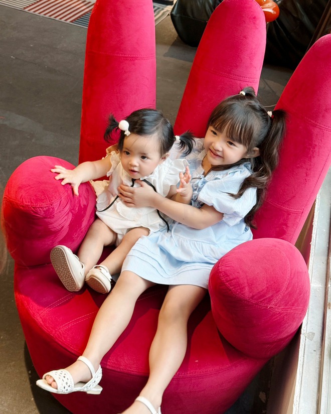 Sướng như 2 công chúa nhà Đông Nhi - Ông Cao Thắng: Được nghỉ dưỡng ở resort 5 sao, Winnie còn biết tạo dáng như siêu mẫu nhí- Ảnh 5. Sướng như 2 công chúa nhà Đông Nhi - Ông Cao Thắng: Được nghỉ dưỡng ở resort 5 sao, hi88.com đăng nhập còn biết tạo dáng như siêu mẫu nhí- Ảnh 5.