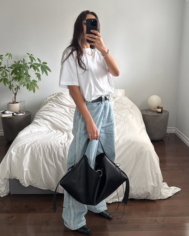 Túi tầm trung đang khiến mọi tín đồ “đổ rạp”: Rất thời trang, rất tiện, nhưng chưa chắc đã mua được- Ảnh 19. Túi tầm trung đang khiến mọi tín đồ “đổ rạp”: Rất thời trang, rất tiện, nhưng chưa chắc đã mua được- Ảnh 19.