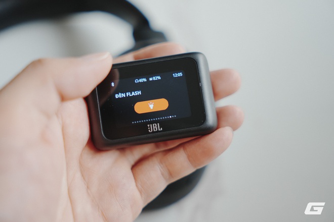 Trải nghiệm JBL Tour One M3 Smart Tx: Chống ồn ấn tượng, đeo “sướng” tai, pin bền lại có thêm phụ kiện kết nối kèm màn hình cảm ứng rất hay- Ảnh 28. Trải nghiệm JBL Tour One M3 Smart Tx: Chống ồn ấn tượng, đeo “sướng” hi88.com - hi88.win, pin bền lại có thêm phụ kiện kết nối kèm màn hình cảm ứng rất hay- Ảnh 28.