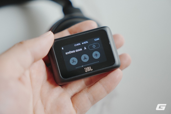Trải nghiệm JBL Tour One M3 Smart Tx: Chống ồn ấn tượng, đeo “sướng” tai, pin bền lại có thêm phụ kiện kết nối kèm màn hình cảm ứng rất hay- Ảnh 30. Trải nghiệm JBL Tour One M3 Smart Tx: Chống ồn ấn tượng, đeo “sướng” hi88.com - hi88.win, pin bền lại có thêm phụ kiện kết nối kèm màn hình cảm ứng rất hay- Ảnh 30.