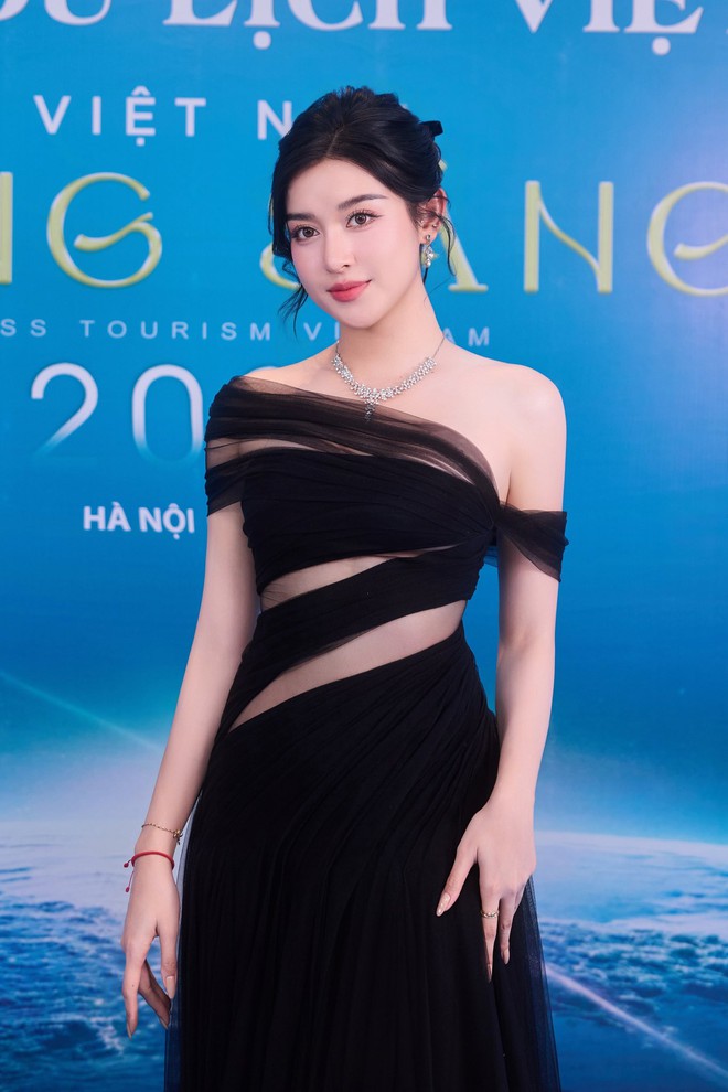 2 nàng hậu nghi yêu chung 1 người bất ngờ chạm mặt, bong da truc tiep xoi lac ngần ấy năm vẫn căng thẳng cỡ này!- Ảnh 6.