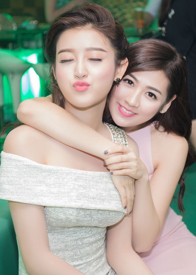 2 nàng hậu nghi yêu chung 1 người bất ngờ chạm mặt, bong da truc tiep xoi lac ngần ấy năm vẫn căng thẳng cỡ này!- Ảnh 2.