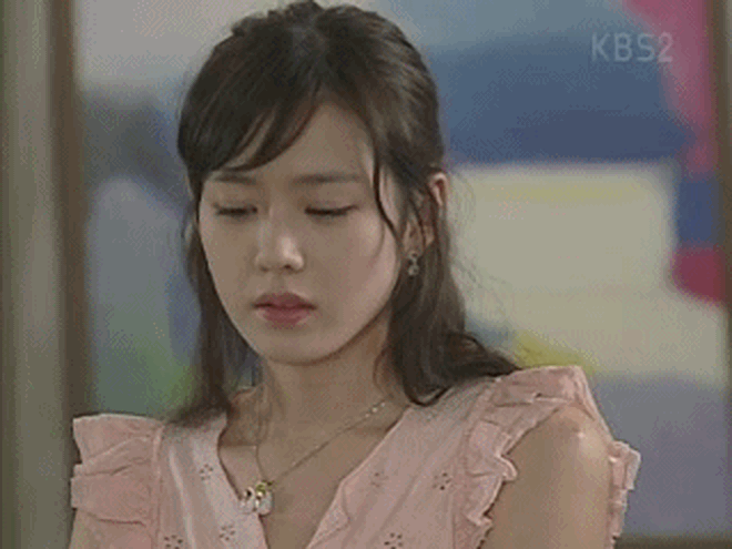 Bất cứ chị em nào cũng muốn mặc đẹp như Son Ye Jin trong "Hương mùa hè" năm ấy- Ảnh 4. Bất cứ chị em nào cũng muốn mặc đẹp như Son Ye Jin trong "Hương mùa hè" năm ấy- Ảnh 4.