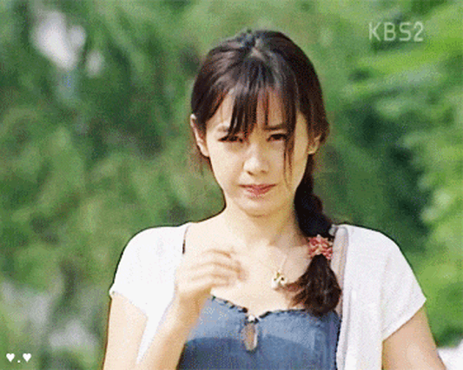 Bất cứ chị em nào cũng muốn mặc đẹp như Son Ye Jin trong "Hương mùa hè" năm ấy- Ảnh 9. Bất cứ chị em nào cũng muốn mặc đẹp như Son Ye Jin trong "Hương mùa hè" năm ấy- Ảnh 9.