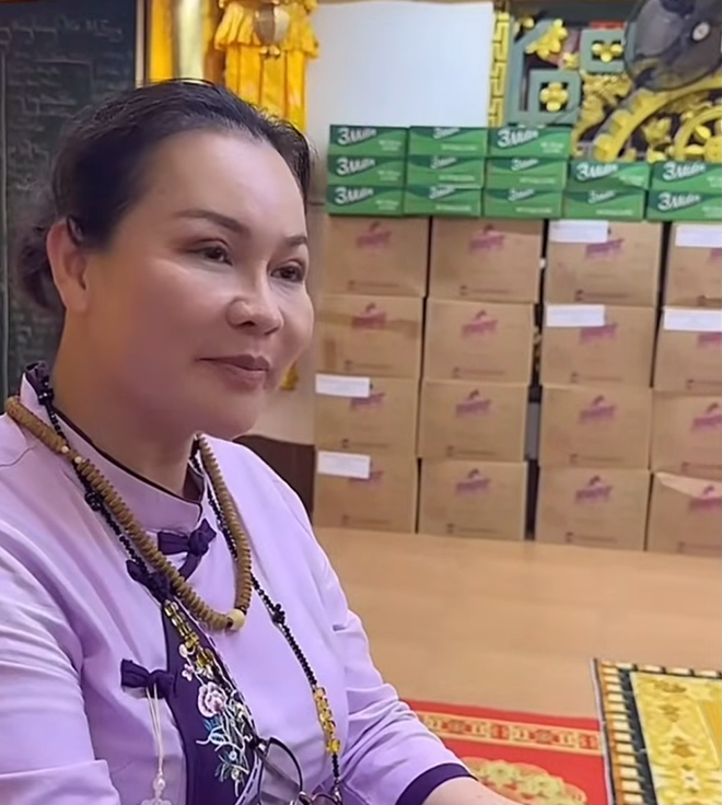 Vợ Quý Bình: "Nhà chồng kêu tôi đừng về chứ không phải tôi không dám về"- Ảnh 3. Vợ Quý Bình: "Nhà chồng kêu tôi đừng về chứ không phải tôi không dám về"- Ảnh 3.
