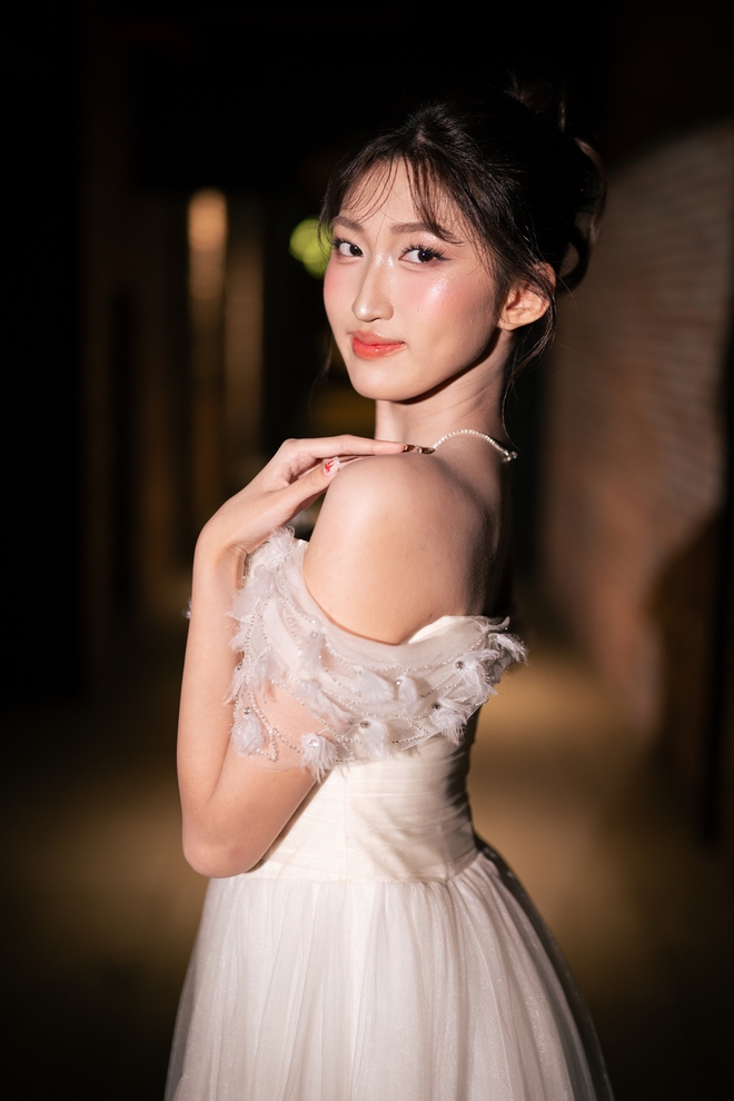"Ảnh hậu" Mai Cát Vi - Mai Mỹ Ngân nói gì khi không được xem phim kinh dị do chính mình đóng?- Ảnh 6. "Ảnh hậu" Mai Cát Vi - Mai Mỹ Ngân nói gì khi không được xem phim kinh dị do chính mình đóng?- Ảnh 6.