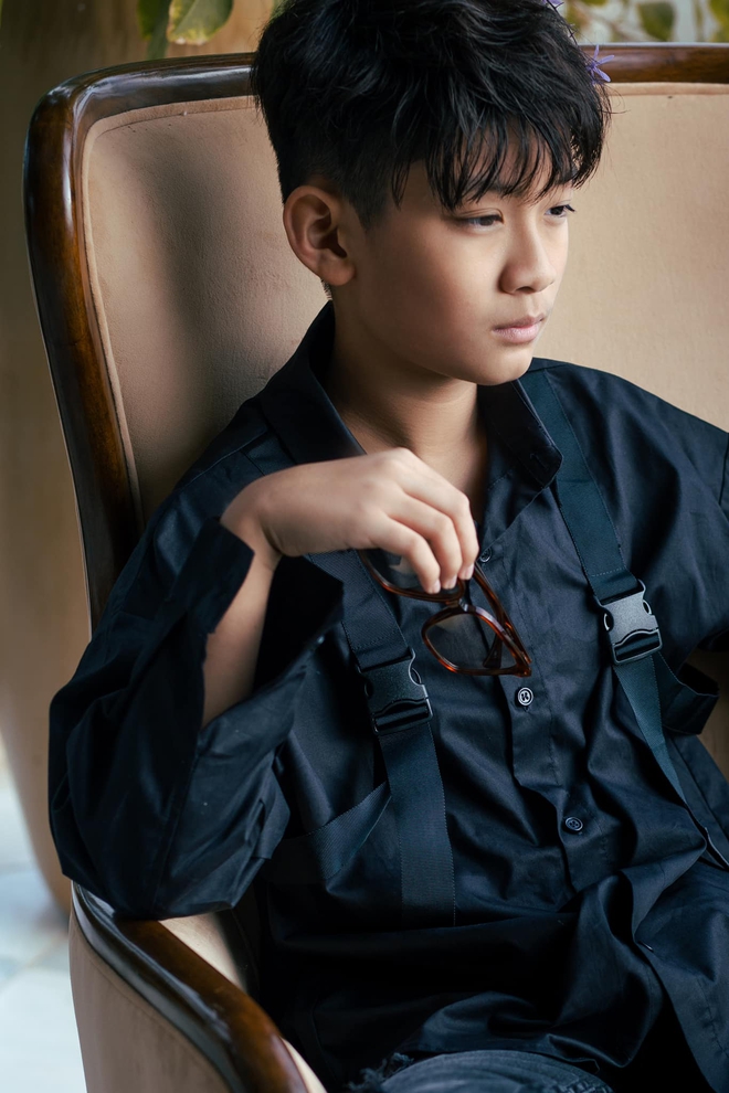 Ba quý tử chuẩn "rich kid" của Vbiz: Sống giữa xa hoa, đồ hiệu chỉ là chuyện nhỏ nhưng giáo dục mới là thứ được đầu tư lớn nhất- Ảnh 34. Ba quý tử chuẩn "rich kid" của Vbiz: Sống giữa xa hoa, đồ hiệu chỉ là chuyện nhỏ nhưng giáo dục mới là thứ được đầu tư lớn nhất- Ảnh 34.