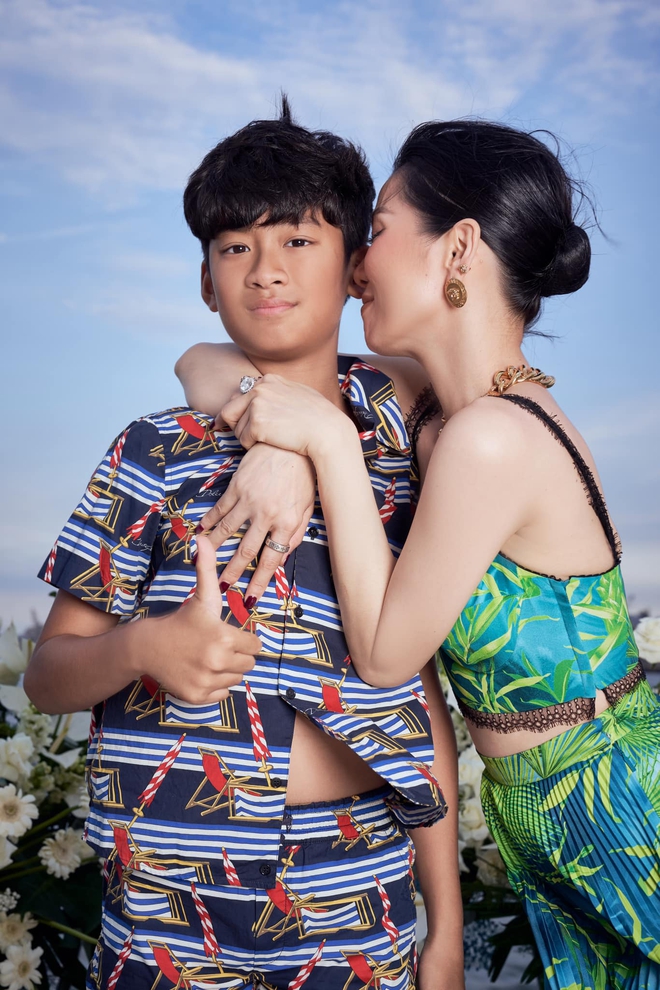 Ba quý tử chuẩn "rich kid" của Vbiz: Sống giữa xa hoa, đồ hiệu chỉ là chuyện nhỏ nhưng giáo dục mới là thứ được đầu tư lớn nhất- Ảnh 52. Ba quý tử chuẩn "rich kid" của Vbiz: Sống giữa xa hoa, đồ hiệu chỉ là chuyện nhỏ nhưng giáo dục mới là thứ được đầu tư lớn nhất- Ảnh 52.